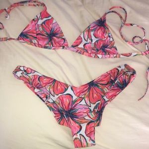 Kulani kinis bathing suit